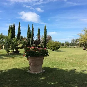 https://mas-petit-fourchon.fr-provencehotel.com